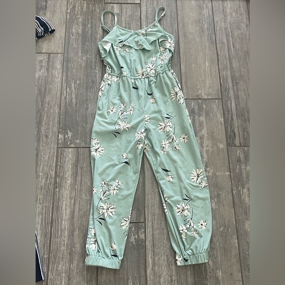 Perfect for back to school!  Girls size 8 jumpsuits!  Like new! - Picture 3 of 7